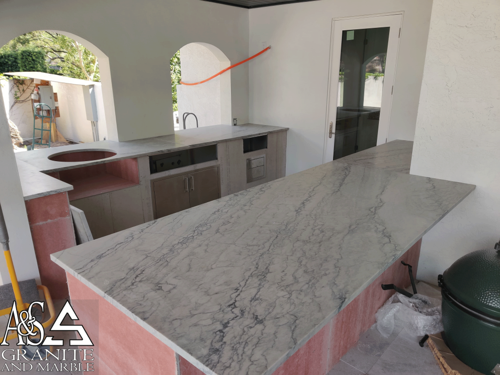 lincoln-marble-outdoor-kitchen-new-tampa